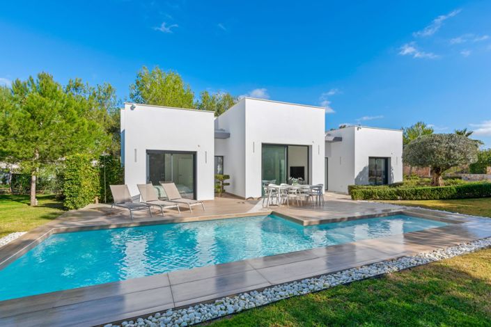 Image No.1-3 Bed Villa for sale