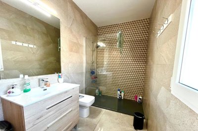 propertyimage1chanio1uq20250224061805
