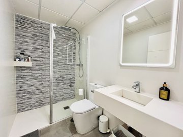 propertyimage1lttxe3iuk20250613054327