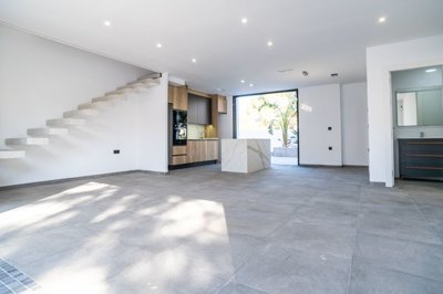propertyimage1tpz9cvgrg20250313080821