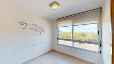propertyimage1hk7amg37z20250328080115