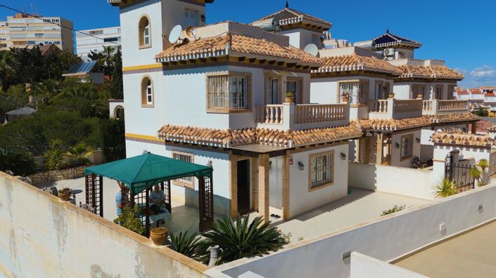 Image No.1-3 Bed Villa for sale