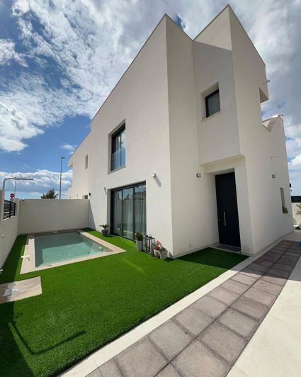 Image No.1-2 Bed Villa for sale