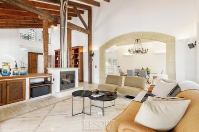 propertyimage1gurgstrbr20250408031059