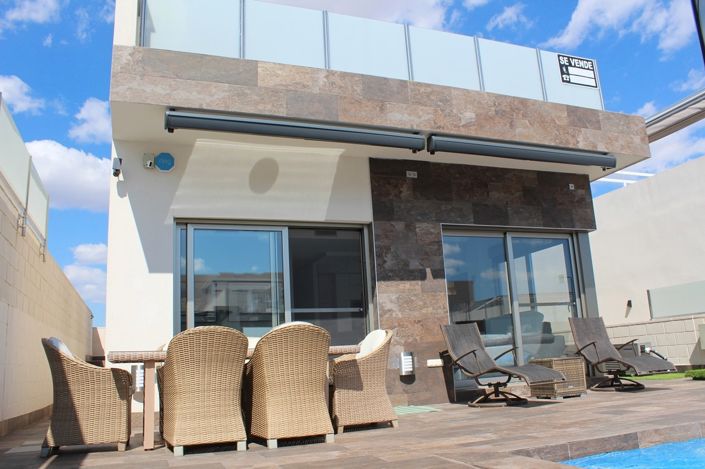 Image No.1-4 Bed Villa for sale