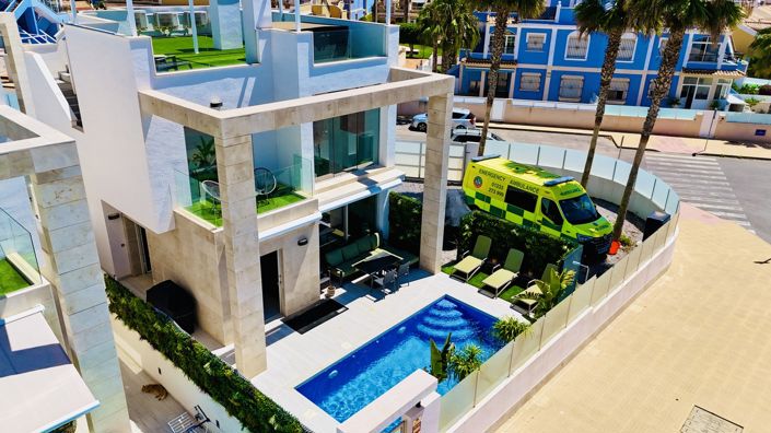 Image No.1-3 Bed Villa for sale