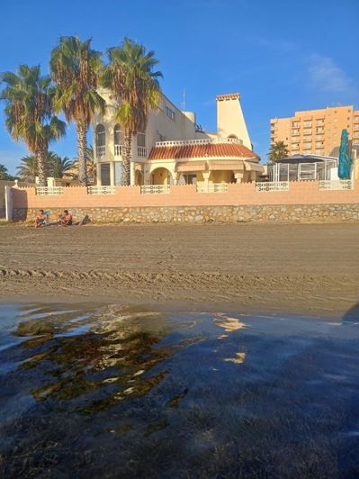 Image No.1-7 Bed Villa for sale