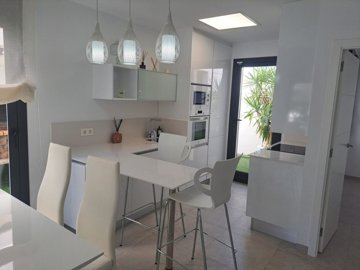 propertyimage1bu3s5xyd820250424053305