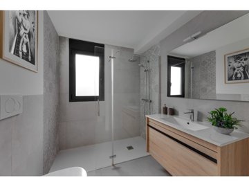 propertyimage1bk6un4fsb20250418054123