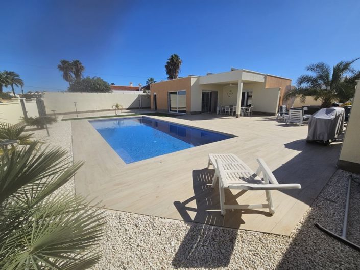 Image No.1-Villa de 4 chambres à vendre à Torrevieja