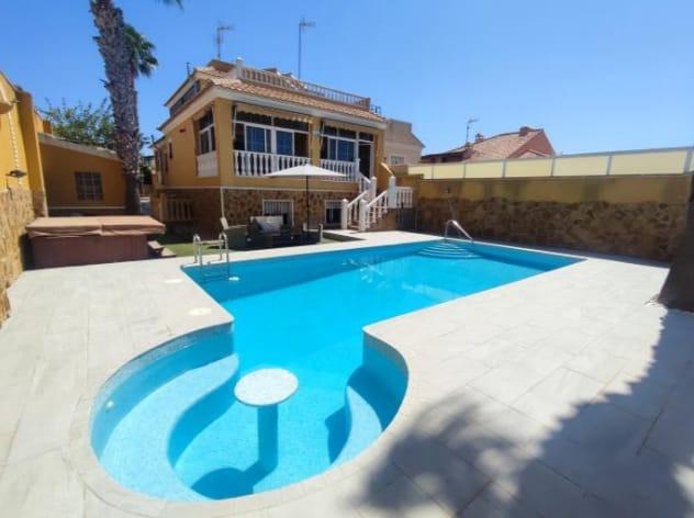 Image No.1-6 Bed Villa for sale