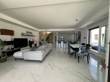 propertyimage1jwp6lr7l120250426053700