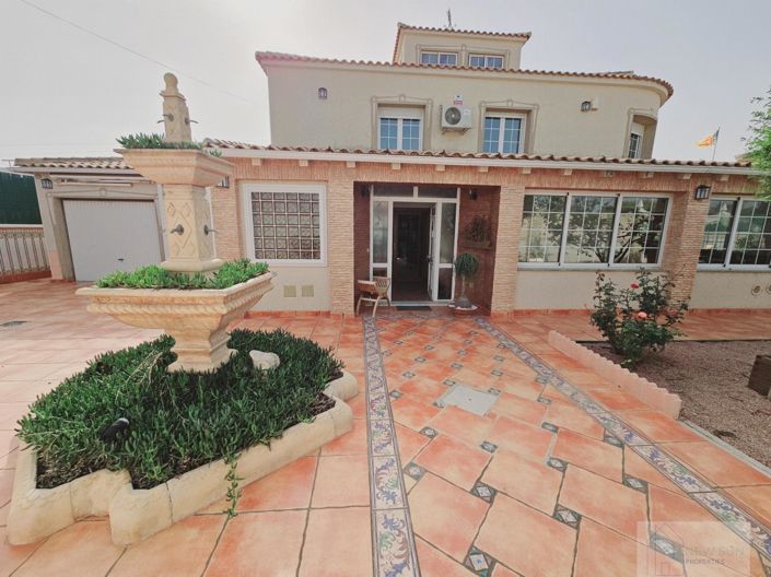 Image No.1-5 Bed Villa for sale