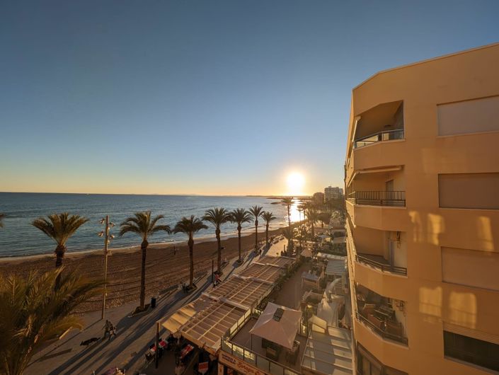 Image No.1-3 Bed Apartment for sale