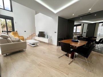 propertyimage1dk8vnzdq820250430055529