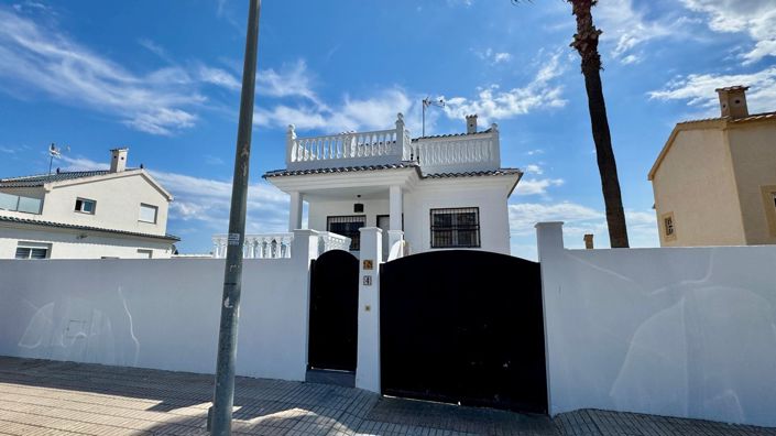 Image No.1-Villa de 4 chambres à vendre à Torrevieja