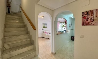 propertyimage1wochvnld520250429054110