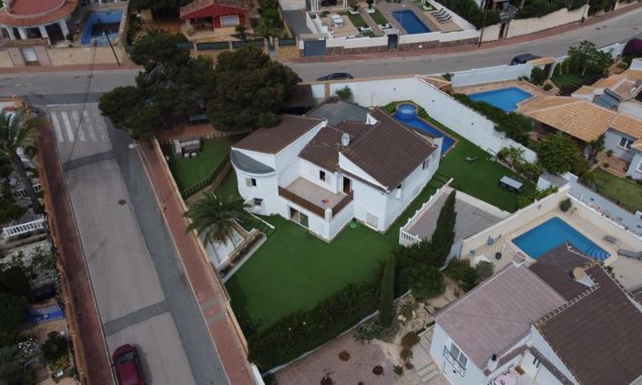 Image No.1-Villa de 6 chambres à vendre à Torrevieja