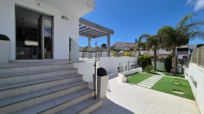 propertyimage1zax4brsot20250506053536
