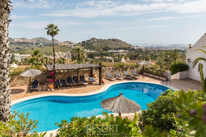 Image No.1-3 Bed Villa for sale