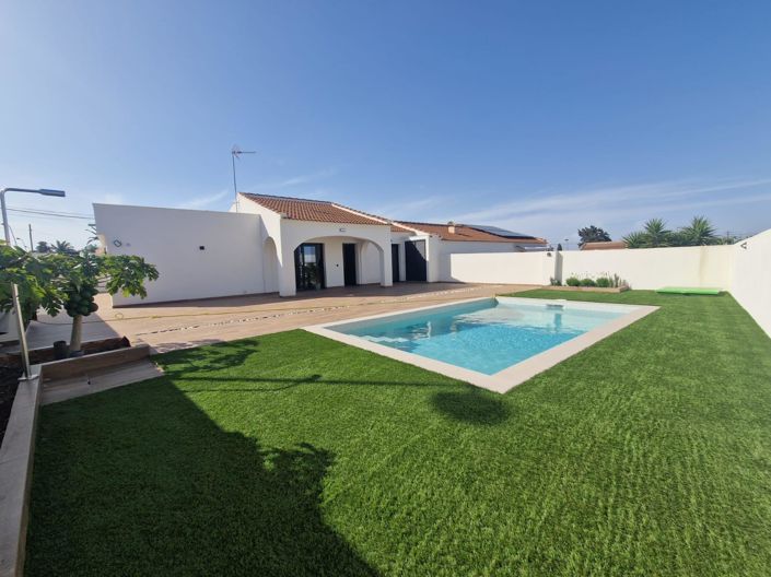 Image No.1-3 Bed House for sale