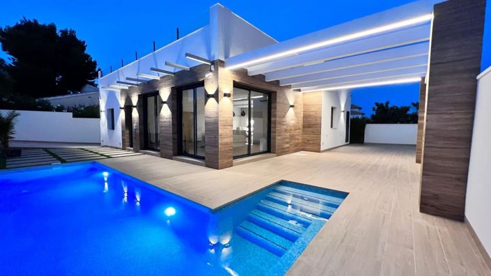 Image No.1-3 Bed Villa for sale