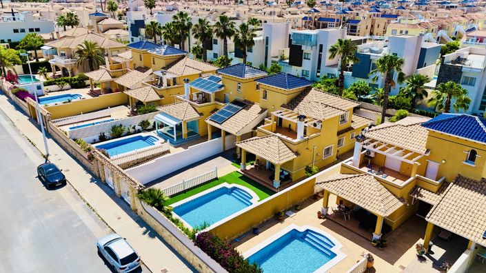 Image No.1-4 Bed Villa for sale