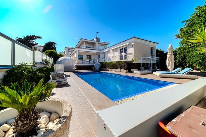 Image No.1-5 Bed Villa for sale