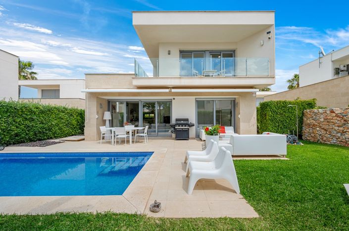 Image No.1-3 Bed Villa for sale