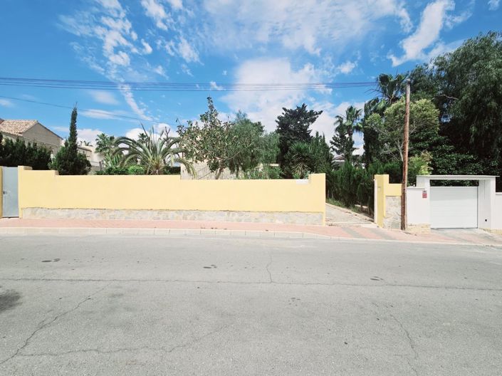 Image No.1-4 Bed Villa for sale