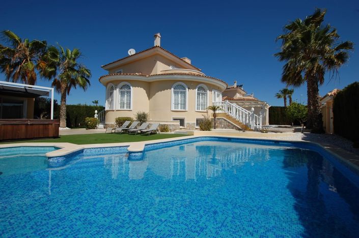 Image No.1-5 Bed Villa for sale