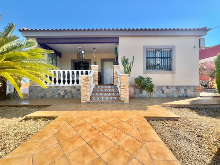 Image No.1-3 Bed Villa for sale