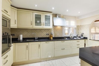 propertyimage1yi4gldmju20250605030610