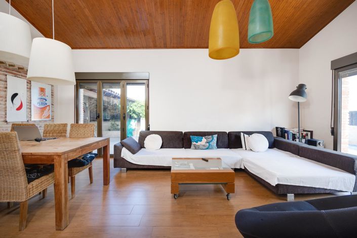 Image No.1-3 Bed Villa for sale