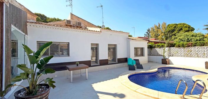 Image No.1-4 Bed Villa for sale