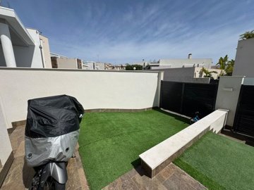 propertyimage18xzrkbenw20250612054618