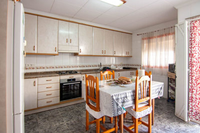 propertyimage1xf2aqzy7420250611054619