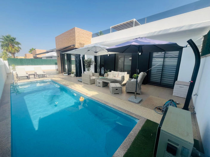 Image No.1-3 Bed Villa for sale