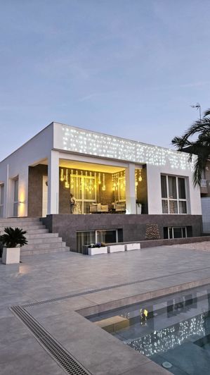 Image No.1-7 Bed Villa for sale