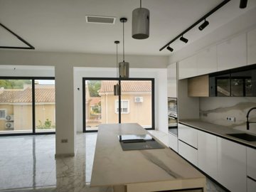 propertyimage1thogt6v2d20250618055529