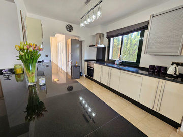 propertyimage1ncwshlww020250417031258
