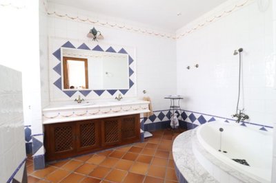 propertyimage1uy8sq6ufu20250619053802