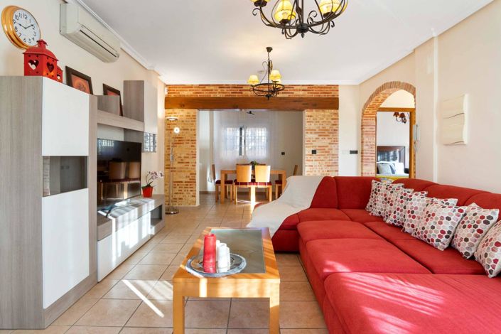Image No.1-5 Bed Townhouse for sale
