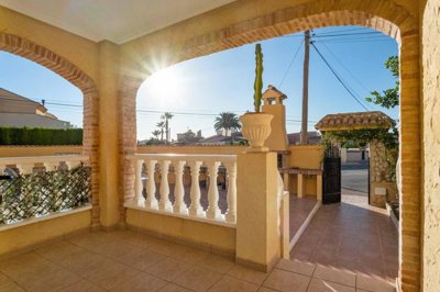 propertyimage1frzmd2euk20250619054052
