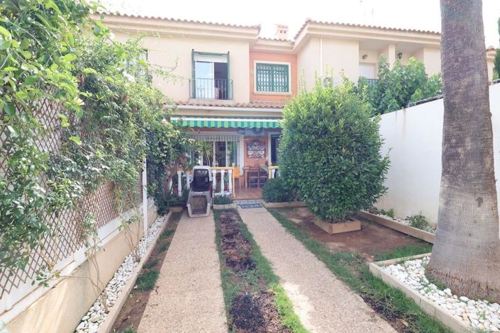 Image No.1-3 Bed Townhouse for sale