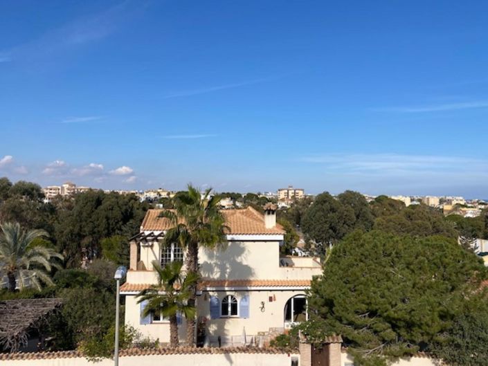 Image No.1-5 Bed Villa for sale
