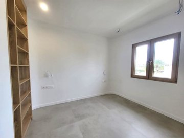 propertyimage1isyrlucy720250626055215