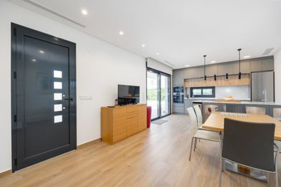 propertyimage1d1wubcg9s20250625054801