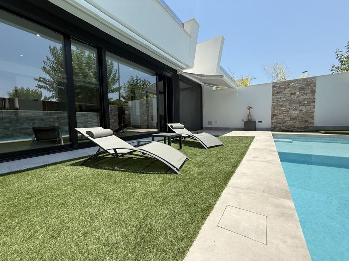 Image No.1-4 Bed Villa for sale