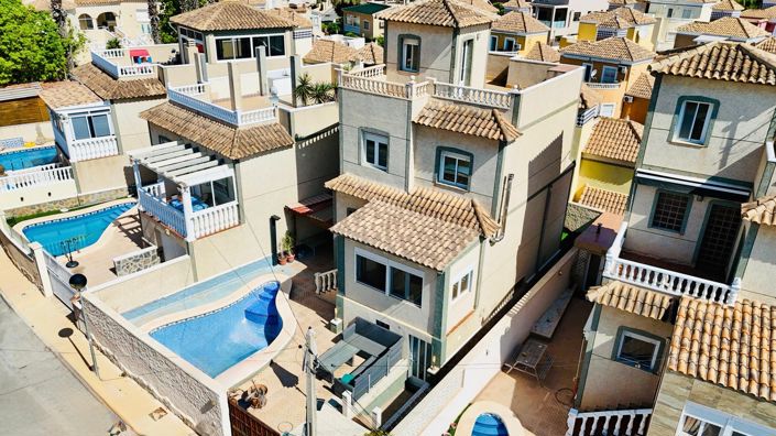 Image No.1-4 Bed Villa for sale